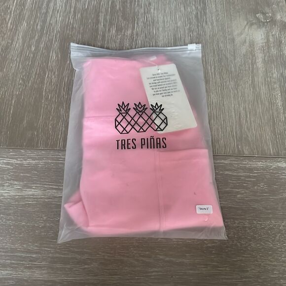 Tres piñas Women's‎ OMG Shorts 5" | Pink Glitter
Medium NWT in packaging - Picture 6 of 7